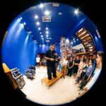 Marcelo D2 Instagram - até o dia 22 de março o pique vai ser esse aqui no Centro de Pesquisa Avançada do Novo Samba Tradicional onde o Coro Come Exposição LINHAGEM SUBURBANA com as fotografias do @youknowmyface em exibição, discotecagem comentada, encontros, trocas de ideias e, claro, muita música ⚜️ Entrada Gratuita Sempre, mas sujeita à lotação Vem !! 🔱 De 25.Jan à 22.Mar Terça à Sábado - 11h às 19h Rua Sete de Setembro, 43 📸 @caianomidam #OTempoDeIBORUéAgora