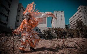Marcelo D2 Instagram - Há um ano atras lançávamos o single de P O V O . D E . F É e nesse mesmo dia o Punhado subia, pela primeira vez, ao palco do Circo Voador lotado para apresentar a gira de IBORU. Era nosso 7o ou 8o show juntos, o comecinho do novo samba tradicional, da nossa formação. Estávamos compreendendo a dimensão e profundidade de IBORU. E foi HISTÓRICO! Coisa de santo, do divino! Uma catarse coletiva.

De lá pra ca isso so tem crescido! A gente tem dividido mais tempo de estrada, mais palcos, mais som. Viramos uma família Punhado de Bamba. 

Eu amo demais essa galera, agradeço todos os dias por cada um deles estar nas nossas vidas e semeio com amor e muito trabalho os caminhos futuros ❤️⚡️
Okê aro, caboclo! Okê aro, meu pai! ❤️🏹

OBRIGADA

Assinado @luizapmachado