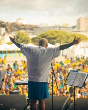 Marcelo D2 Instagram - espalhando o Novo Samba Tradicional por aí ! em qual cidade a gente se encontra ?👇

⚜️ 15.12. - @sesirioclarooficial - Rio Claro - SP 
⚜️ 16.12 - @awefestival - São José do Rio Preto - SP 
⚜️ 31.12 - @vivamaiscaraiva - Caraíva - BA
⚜️ 05.01 - Seu Jorge + Marcelo D2 - @multiplacemais - Guarapari - ES
⚜️ 19.01 - @blocodosilva - Estádio Mané Garrincha - BSB
⚜️ 26.01 - @blocodosilva - Centro de Convenções Pernambuco - Recife - PE
⚜️ 28.01 - @casablocooficial - MAM - Rio de Janeiro - RJ

📷 @caianomidam 

#OTempoDeIBORUéAgora
