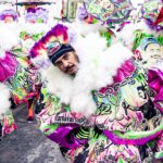 Marcelo D2 Instagram – o marcelo moleque nunca iria acreditar no que rolou ontem … 

a cultura dos bate-bolas é o espetáculo da resistência do carnaval do surburbio do Rio .. é patrimônio cultural da cidade … ser homenageado pela @turmasucesso , viver todo o ritual de preparação da saída, ver minha família, amigos e toda a rapaziada vestidos de marcelo d2 pelas ruas de Rocha Miranda é uma emoção que não tem como descrever … foi a coisa mais incrível que eu vivi nos ultimos tempos 

@turmasucesso : eu ainda to em êxtase aqui !! muito obrigado

📷 @yancarpenter // @moving.comunicacao