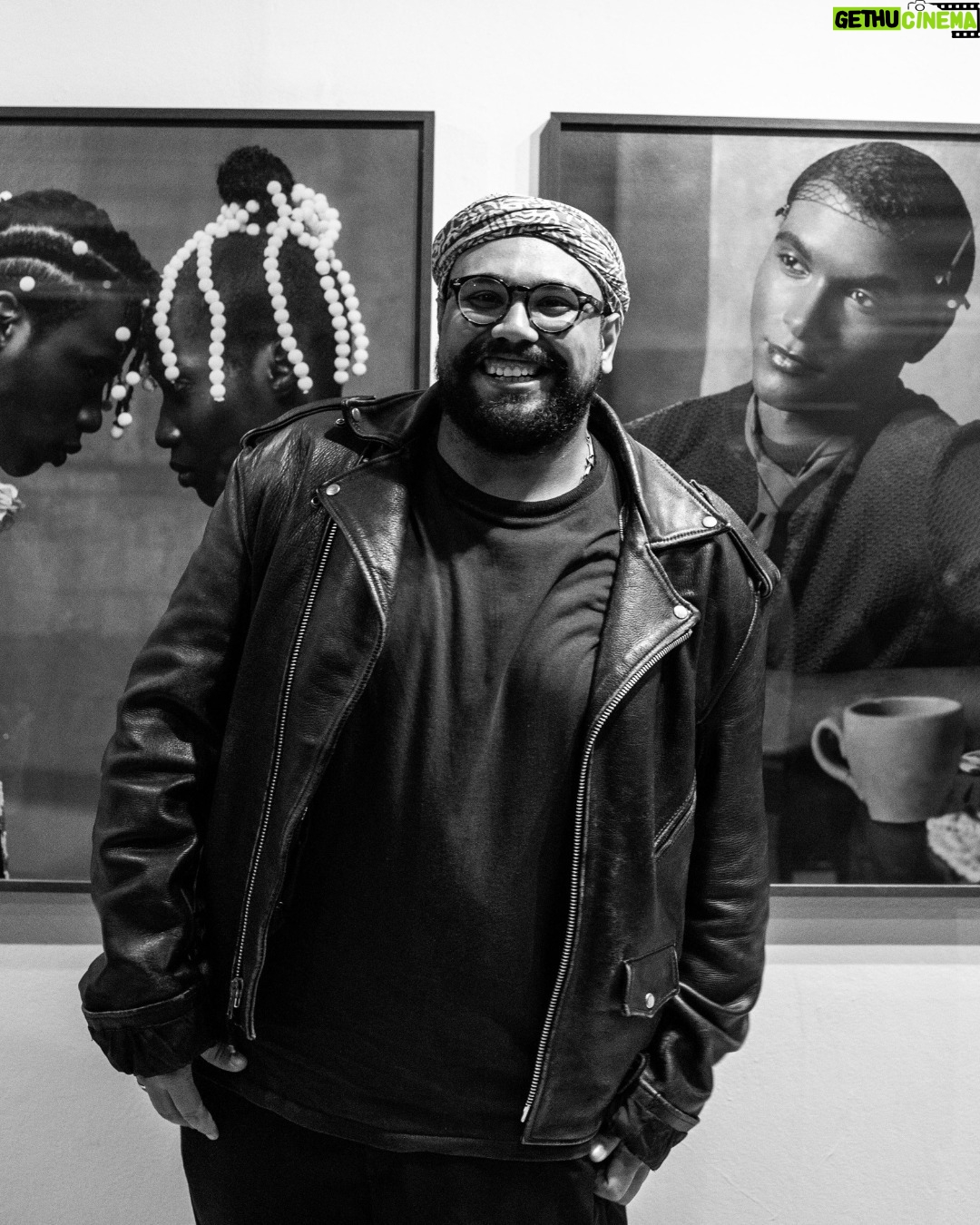 Marcelo D2 Instagram - Salvador: nessa quarta (29) tem Oficina @vivo com o Rodrigo Ladeira na ocupação I B O R U Chega mais e vem conhecer um pouco sobre o olhar criativo por trás da fotografia de I B O R U em um papo com o @ladeirra A oficina acontece às 15h e é aberta ao público !! vem que vem !! 🔱 ocupação I B O R U • Salvador Rua Siqueira Campos, 24 - Santo Antonio Além do Carmo 🔺 entrada GRATUITA sujeita à lotação 📷 2, 3 e 4: @kiddotrixx #oTempoDeIBORUéAgora #Ocupação #Salvador Salvador, Bahia, Brasil