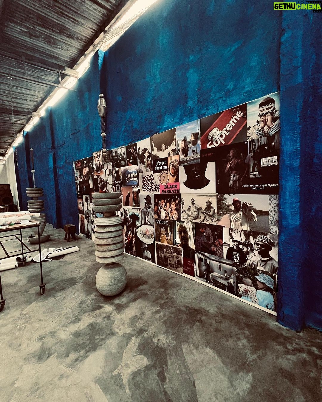 Marcelo D2 Instagram - I B O R U segue ocupando Salvador : ontem foi dia de exibição do filme no Festival Internacional do Audiovisual Negro do Brasil (FIANB) e até o dia 03.Dez levando música , arte, moda e cinema no Ateliê Daniel Jorge 🔱 ocupação I B O R U • Salvador - 24.Nov a 03.Dez - 11h às 18h Rua Siqueira Campos, 24 - Santo Antonio Além do Carmo 🔺 entrada GRATUITA sujeita à lotação #OTempoDeIBORUéAgora #OcupaçãoIBORU #Salvador Salvador, Bahia