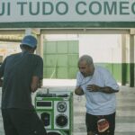 Marcelo D2 Instagram - Há um ano atras lançávamos o single de P O V O . D E . F É e nesse mesmo dia o Punhado subia, pela primeira vez, ao palco do Circo Voador lotado para apresentar a gira de IBORU. Era nosso 7o ou 8o show juntos, o comecinho do novo samba tradicional, da nossa formação. Estávamos compreendendo a dimensão e profundidade de IBORU. E foi HISTÓRICO! Coisa de santo, do divino! Uma catarse coletiva. De lá pra ca isso so tem crescido! A gente tem dividido mais tempo de estrada, mais palcos, mais som. Viramos uma família Punhado de Bamba. Eu amo demais essa galera, agradeço todos os dias por cada um deles estar nas nossas vidas e semeio com amor e muito trabalho os caminhos futuros ❤️⚡️ Okê aro, caboclo! Okê aro, meu pai! ❤️🏹 OBRIGADA Assinado @luizapmachado