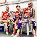 Marcelo D2 Instagram – o marcelo moleque nunca iria acreditar no que rolou ontem … 

a cultura dos bate-bolas é o espetáculo da resistência do carnaval do surburbio do Rio .. é patrimônio cultural da cidade … ser homenageado pela @turmasucesso , viver todo o ritual de preparação da saída, ver minha família, amigos e toda a rapaziada vestidos de marcelo d2 pelas ruas de Rocha Miranda é uma emoção que não tem como descrever … foi a coisa mais incrível que eu vivi nos ultimos tempos 

@turmasucesso : eu ainda to em êxtase aqui !! muito obrigado

📷 @yancarpenter // @moving.comunicacao
