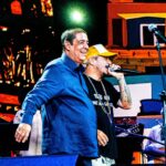 Marcelo D2 Instagram – eu ainda to emocionado demais com esse show .. salve Zeca !! salve o verdadeiro arquiteto da musica brasileira !! 

📷 @yancarpenter