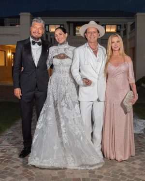 Marcelo Tinelli Instagram - Los padres de los novios, con @m.soledadaquino . Casamiento de nuestra Rubi, la Lelus @candelariatinelli , con mi yerno @cotioficial ❤️❤️❤️