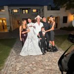 Marcelo Tinelli Instagram - Amo profundamente a mis 5 hijos. Estoy intensamente pleno y feliz de haber estado en la boda de mi amada Rubi, @candelariatinelli , con mi queridísimo yerno @cotioficial . Esta foto de todos juntos, me fascina @micatinelli @frantinelli1 @juanittinelli1 & Lolito ❤️❤️❤️❤️❤️