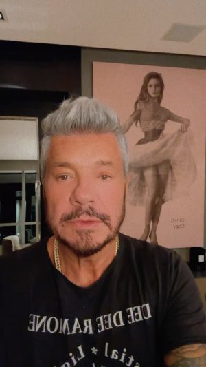 Marcelo Tinelli Instagram - Gracias a todos por haber llegado a los 10 millones de seguidores. Me hacen muy feliz, los amooooo❤️