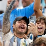 Marcelo Tinelli Instagram - Háblame de alegría. La vida te da esos momentos únicos que quedan grabados en tu alma para siempre . Vivir un Mundial con mi hijo más chico, Lolito, y llegar a jugar la final el domingo, es algo que le agradezco a Dios por siempre ❤️ foto @g4ortizfotografia