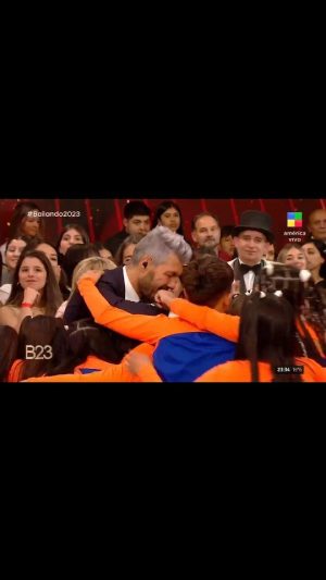 Marcelo Tinelli Instagram - Sin dudas, uno de los momentos más fuertes del año!! 🤍🤍🤍
Vuelvo a verlo, y vuelvo a atravesar la misma emoción... Siento la total certeza de que para estas cosas es hermoso hacer televisión, ni más ni menos que para conocer historias como las de estas chicas y chicos y poder sumar un granito de arena para seguir cambiándoles la vida!!! GRACIAS ❤️❤️❤️❤️

@infinitydance.crew