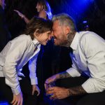 Marcelo Tinelli Instagram - Como lo pasaste en la fiesta? Esta foto con Lolito tiene la respuesta . Casamiento de @candelariatinelli y @cotioficial ❤️❤️