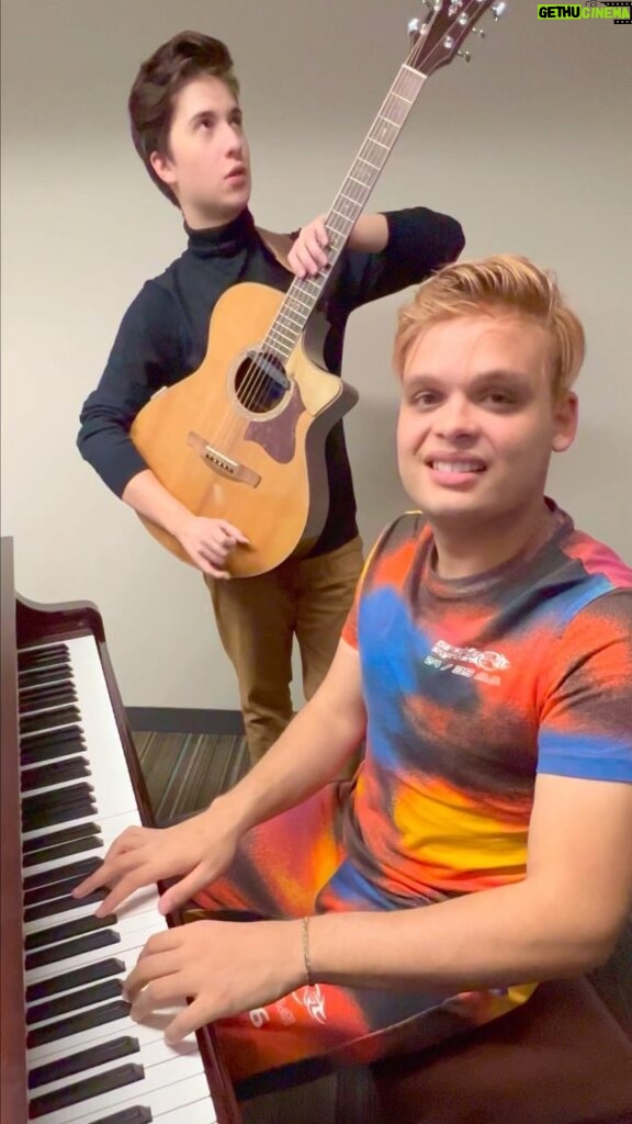 Marcin Patrzalek Instagram - Enjoy this throwback to my biggest post of 2021 🥵 with Jesus Molina on piano 👽 New videos coming next week ✌️ #guitar #jazz