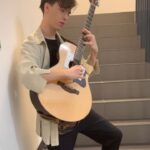 Marcin Patrzalek Instagram - 3 parts of master of puppets interlude on one guitar🌊 TABS link in bio 🥰 (messy hair alert)