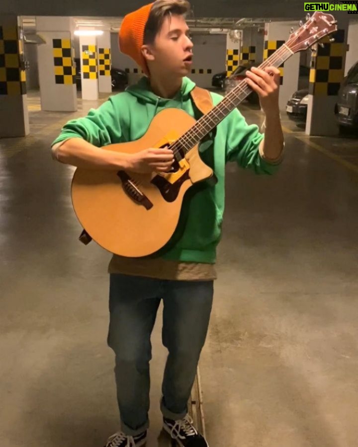 Marcin Patrzalek Instagram - I want to practice late at night but to save my neighbors some sleep I decided to play in my parking garage 💁‍♂️ ..and I kinda like it