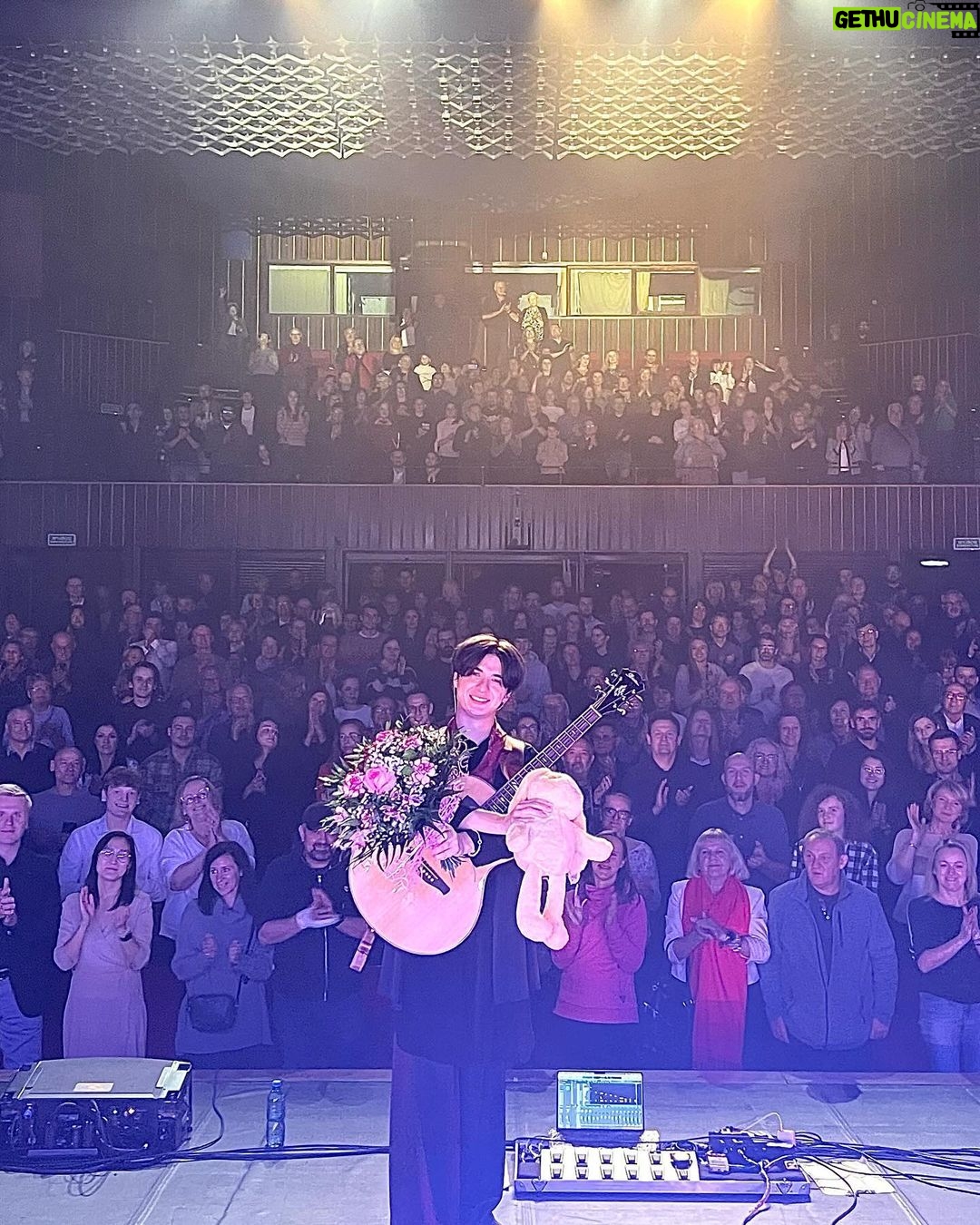 Marcin Patrzalek Instagram - Home tour is over! I love you all, see you around the world in 2024, right? 💓