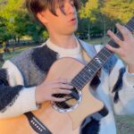 Marcin Patrzalek Instagram - Serenading the deer in Japan on my new guitar 🙇‍♂️ #guitar #japan #nara