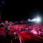 Marco Antonio Solís Instagram - Millones de gracias por la maravillosa e increíble noche romántica que vivimos con toda la #Bukimania en el @besamemuchofest en Los Ángeles. No tenemos duda de que tenemos a los mejores fans que nos acompañan en cada concierto donde cantamos para recordar lo bello que es el amor. #BesameMuchoFest