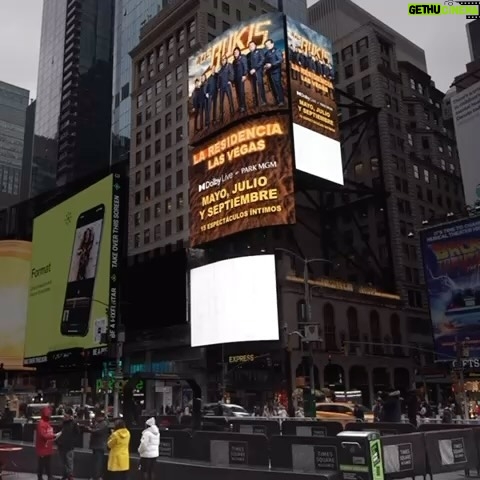 Marco Antonio Solís Instagram - 🏙️🗽🇺🇸🎫 ¿Y ustedes ya tienen sus boletos para #LaResidencia y gozar de la que será la primer residencia 100% latina y en español en #LasVegas? Ya hasta en NY hablan de ello!!!!! No se lo pueden perder!!!! #LosBukis #SuMajestad #TimesSquare #NYC New York, New York