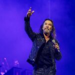 Marco Antonio Solís Instagram - Gran concierto de #ElBukiWorldTour en mi querida Bogotá en el que este maravilloso público, del cual me llevo todo su cariño y amor, se entregó en cada canción. No me queda más que agradecer por seguir celebrando a la vida y al amor junto a ustedes. #soldout
