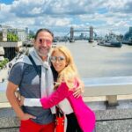 Marco Antonio Solís Instagram - Mi compañera, mi amiga, mi eterna novia, mi amante. Eres bendición de Dios en mi camino. Feliz día del Amor! ❤️🎶🎁🎉 @cristy_solis
