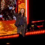 Marco Antonio Solís Instagram - Gran manera de comenzar los festejos del Día del Amor y la Amistad en Campeche, cuya gente se entregó con todo el corazón en una noche inigualable. Bailamos, cantamos, reímos, recordamos y nos divertimos. Todos estos sentimientos alimentan el corazón así que mejor forma imposible. ¡Gracias por una noche magnífica! #EternamienteAgradecido #MarcoAntonioSolís Campeche, Campeche, México