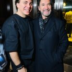 Marco Antonio Solís Instagram - Que padre coincidir con mi querido amigo @cristiancastro en Buenos Aires llegando cada cuál de nuestras presentaciones en esta bella Argentina que amamos tanto.