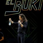 Marco Antonio Solís Instagram - Es viernes y se antoja un @tesoroazul_tequila 💙 Movistar Arena Argentina