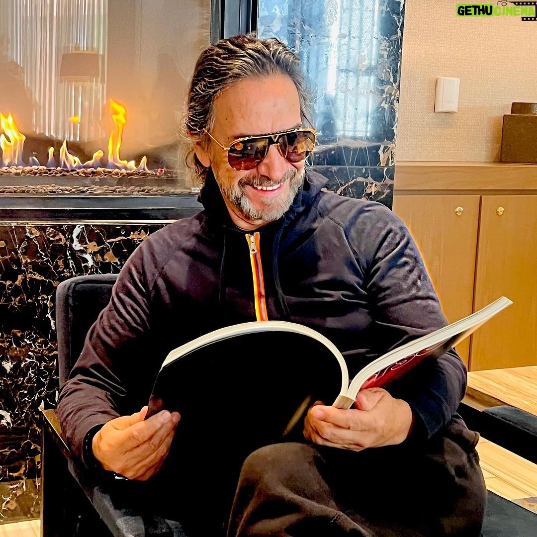 Marco Antonio Solís Instagram - Muy agradecido con el recibimiento de mi público en Nashville! Primera vez que visito esta cuidad considerada la cuidad de la música. Dios siempre me sorprende con algo nuevo para descubrir, conocer y enriquecer mi camino🫶🏻 #elbukiworldtour2023 #MAS #soldoutinnashville #marcoantoniosolis #mipublicoeselMASfiel #feliz #bendecido #agradecido Nashville, Tennessee