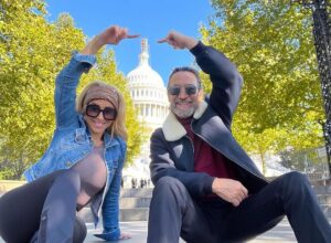 Marco Antonio Solís Instagram - ❤️🇺🇸🙌🏽⭐️🫶🏽❤️ #Washington @cristy_solis