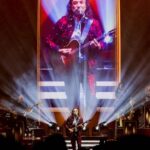 Marco Antonio Solís Instagram – Hermanitos de #Montreal, gracias todo el amor que recibí en una velada más de #ElBukiWorldTour que sin duda estuvo llena de increíbles momentos y recuerdos que llevaré con alegría en mi corazón. #SoldOut.