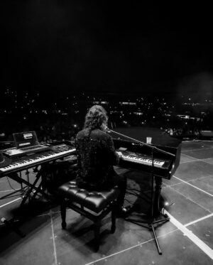 Marco Antonio Solís Instagram - Maravilloso público de Cúcuta me siento muy contento por haber llegado a su tierra con #ElBukiWorldTour además de agradecido por recibirme con los brazos abiertos y haber disfrutado de una noche más de este tour que ha llegado a miles de personas en este año y que está próxima a terminar en Centroamérica.