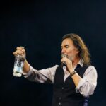 Marco Antonio Solís Instagram - Maravilloso público de Cúcuta me siento muy contento por haber llegado a su tierra con #ElBukiWorldTour además de agradecido por recibirme con los brazos abiertos y haber disfrutado de una noche más de este tour que ha llegado a miles de personas en este año y que está próxima a terminar en Centroamérica.