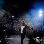 Marco Antonio Solís Instagram - Que hermosa primera experiencia en #Nashville. Pese a ya contar con unos añitos, pocos 🤣🤣 dando conciertos en la Unión Americana, nunca me había tocado venir a Tennessee. Quedé maravillado con su gente, con la música que invade sus calles y corazones y con el magnífico recibimiento que dieron a éste servidor. ¡Gracias hermanitos por una noche más! #ElBukiWorldTour2023 Bridgestone Arena