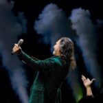 Marco Antonio Solís Instagram – Poder cantar en la noche más mexicana de todas en un escenario con más de 14,000 asistentes que hicieron un histórico #SoldOut en #LasVegas es algo realmente indescriptible. Que GRAN noche en la @tmobilearena con todo mundo diciendo ¡VIVA MÉXICO! 🇲🇽🙌🏽🎇🙌🏽🇲🇽 Las Vegas, Nevada
