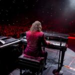 Marco Antonio Solís Instagram – Poder cantar en la noche más mexicana de todas en un escenario con más de 14,000 asistentes que hicieron un histórico #SoldOut en #LasVegas es algo realmente indescriptible. Que GRAN noche en la @tmobilearena con todo mundo diciendo ¡VIVA MÉXICO! 🇲🇽🙌🏽🎇🙌🏽🇲🇽 Las Vegas, Nevada