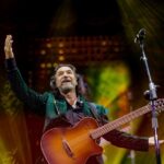 Marco Antonio Solís Instagram – Poder cantar en la noche más mexicana de todas en un escenario con más de 14,000 asistentes que hicieron un histórico #SoldOut en #LasVegas es algo realmente indescriptible. Que GRAN noche en la @tmobilearena con todo mundo diciendo ¡VIVA MÉXICO! 🇲🇽🙌🏽🎇🙌🏽🇲🇽 Las Vegas, Nevada