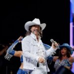 Marco Antonio Solís Instagram - Gracias hermanitos de San Pedro Sula por vivir conmigo una noche mágica más de #ElBukiWorldTour. Fue hermoso cantar y disfrutar con ustedes mis canciones que son un regalo para todo mi público que siempre me acompaña en cada presentación.