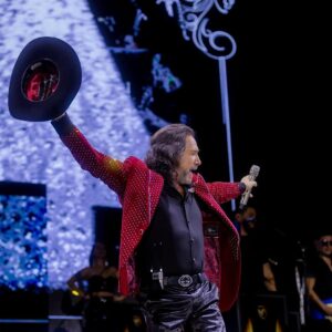 Marco Antonio Solís Instagram - #Nayarit que belleza de noche! Gracias por un recibimiento tan cálido. Son noches como la de ayer las que uno recuerda y atesora. Que la música siga siendo siempre nuestra fiel compañera para momentos felices y alegres. #EternamenteAgradecido
