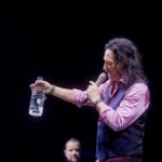 Marco Antonio Solís Instagram - La blanca Mérida se llenó de colores, de emoción, de alegría y de mucho amor con este concierto del tour #EternamenteAgradecido donde pude sentir en el corazón la entrega de gente bella del alma que cantaron y me acompañaron con una gran energía. Espero muy pronto regresar a este bellísimo estado de Yucatán!!! Mérida, Yucatán