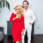 Marco Antonio Solís Instagram - Mi compañera, mi amiga, mi eterna novia, mi amante. Eres bendición de Dios en mi camino. Feliz día del Amor! ❤️🎶🎁🎉 @cristy_solis