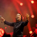 Marco Antonio Solís Instagram – Espectacular e increíble cierre de año con la gira #ElBukiWorldTour con mis hermanitos del país hermano, Guatemala. Una noche que estuvo llena de sorpresas y sentimientos a flor de piel. No me queda más que agradecer infinitamente a los toda esa gente bonita que me ha acompañado por años por permitirme entrar en sus corazones con mis letras que están inspiradas en el romanticismo y lo bonito que es vivir la vida.