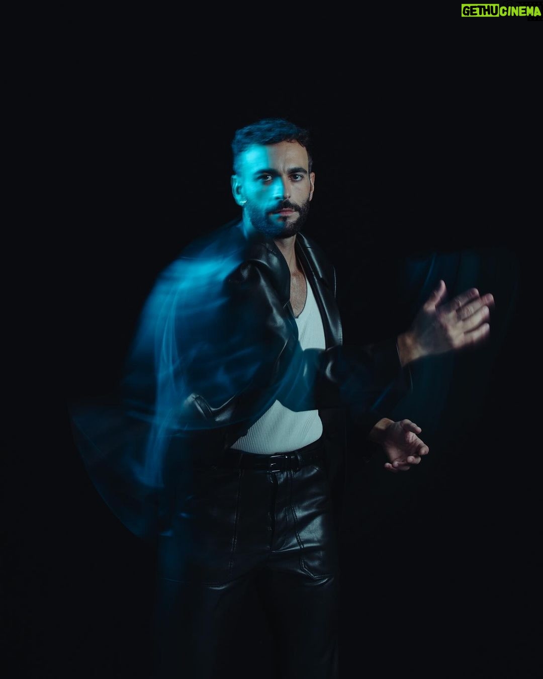 Marco Mengoni Instagram - Due Vite Quinto Platino 💿💿💿💿💿