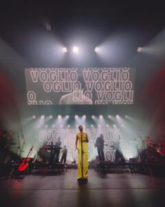 Marco Mengoni Instagram - EUROPEAN TOUR BEGINS 📍BARCELONA VAMOOOOOS 🍾 Barcelona, Spain