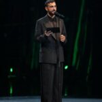 Marco Mengoni Instagram - Let’s work together for a future where love is love and equality is reality for everyone. Please get on your feet to pay tribute to the winner of the Humanitarian Award For Equity And Inclusivity, a very good friend! The one and only, Donatella Versace. #MFW #CNMISUSTAINABLEFASHIONAWARDS @cameramodafashiontrust @milanfashionweek Teatro Alla Scala Milano