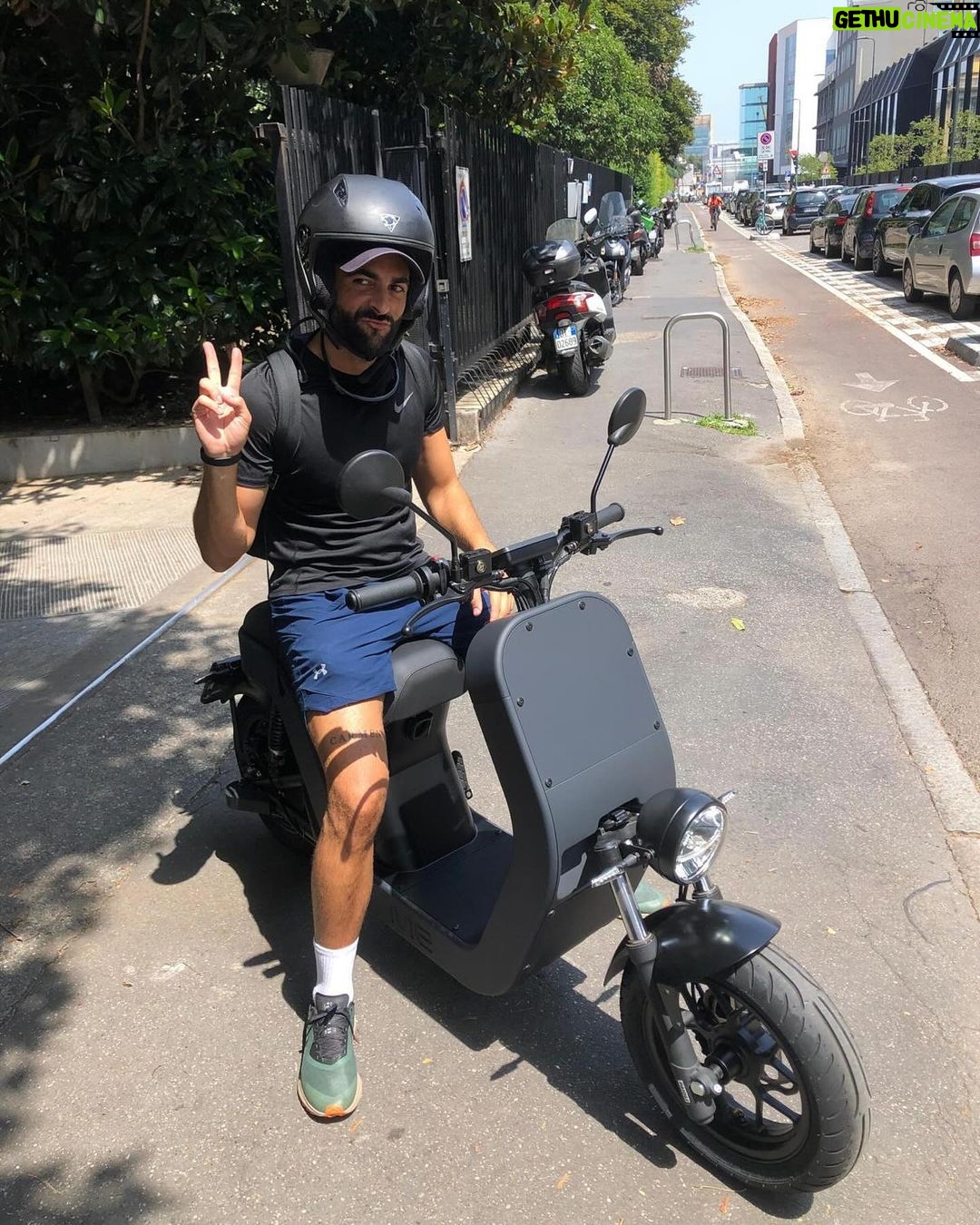 Marco Mengoni Instagram - Lo sappiamo entrambi, è un’altra storia