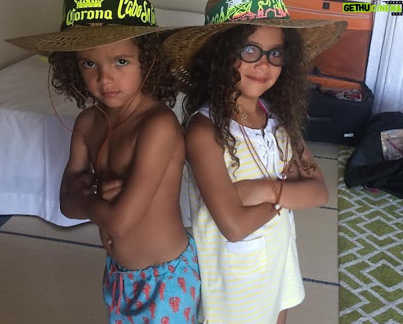 Mariah Carey Instagram - Happy birthday to my favorite people on the planet!!! I thank God for you every day! “Our love is Supernatural!!!” Ooh darlings ‘cause you’ll ALWAYS be my babies!!! ❤️❤️🎉🎂🎈🎁❤️❤️