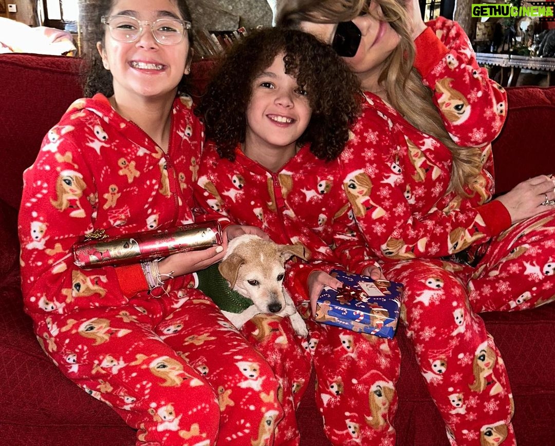 Mariah Carey Instagram - Happy birthday to my favorite people on the planet!!! I thank God for you every day! “Our love is Supernatural!!!” Ooh darlings ‘cause you’ll ALWAYS be my babies!!! ❤️❤️🎉🎂🎈🎁❤️❤️