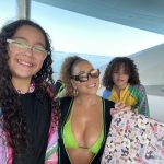 Mariah Carey Instagram - Me and my favorite people in the world 💙💜 #ariesmonthcontinues