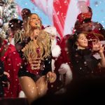 Mariah Carey Instagram - Thank you so much to alllll the Canadian fans and lambs that came out to celebrate with me at my show last night!!!! Merry Christmas to All!! ❤️🎄🎄🕊❤️ 📸@alfredoflores