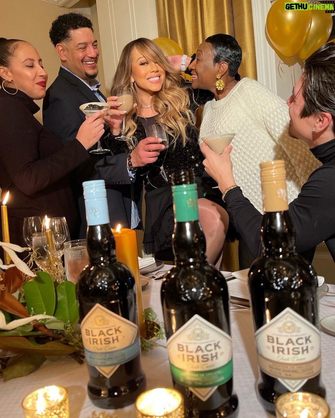 Mariah Carey Instagram - Cheers dahhlings!!! 🥂🥂 @goblackirish is the perfect holiday drink 🤎☘️ Treat yourself to a splash! #CauseForCelebration 📸 Bill Boatman
